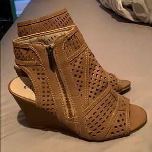 Size 7/8 brown wedges
